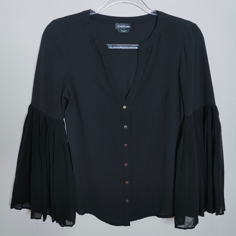 Bebe Black Long Drama-sleeve Pleated V-Neck Button Front Blouse